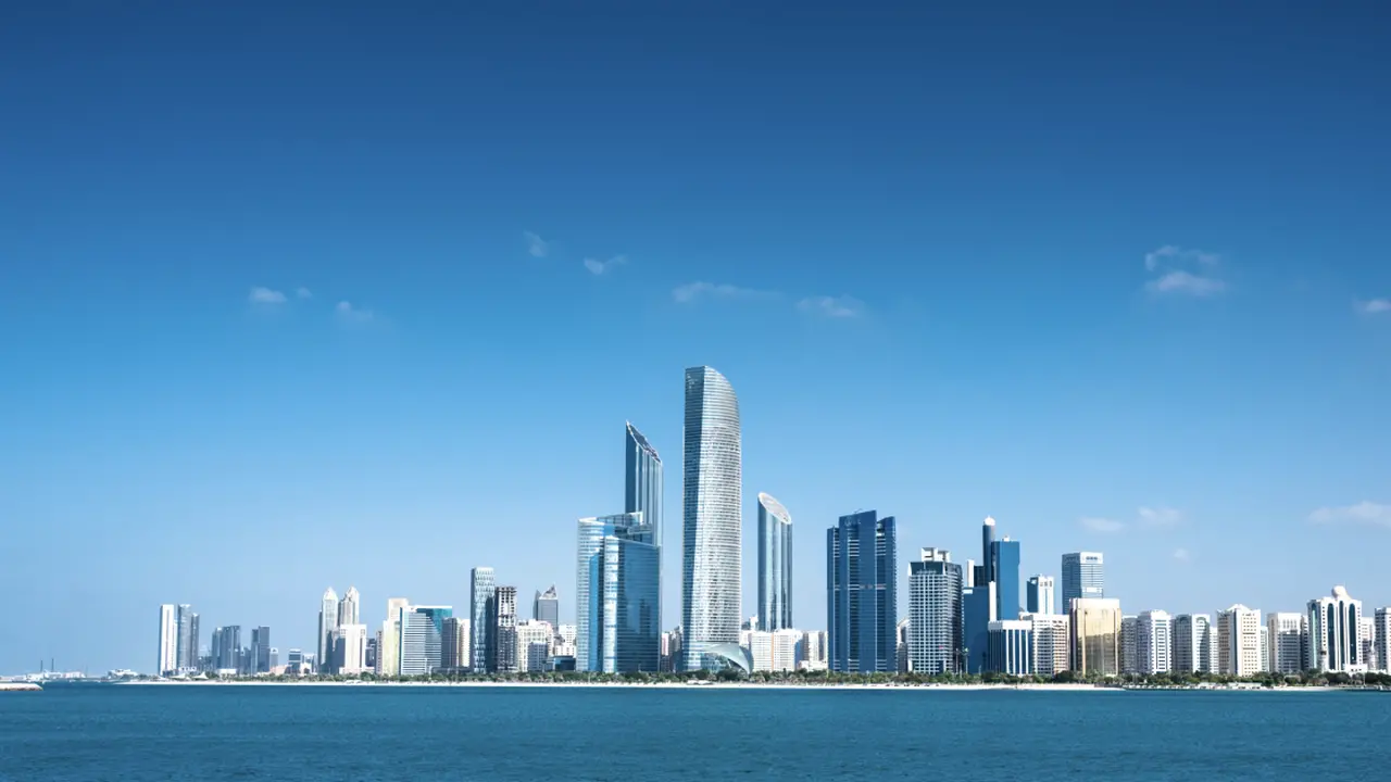 طوارئ أبوظبي ترفع مستوى الجاهزية الميدانية لمواجهة تداعيات الأوضاع الإقليمية الراهنة